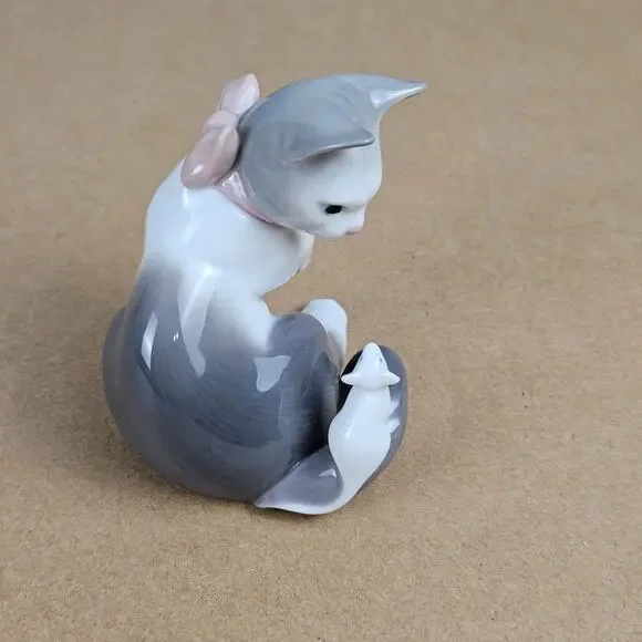Lladro Cat And Mouse Porcelain Figurine Handmade in Spain Pink Bow Decor Gray - Picture 5 of 9